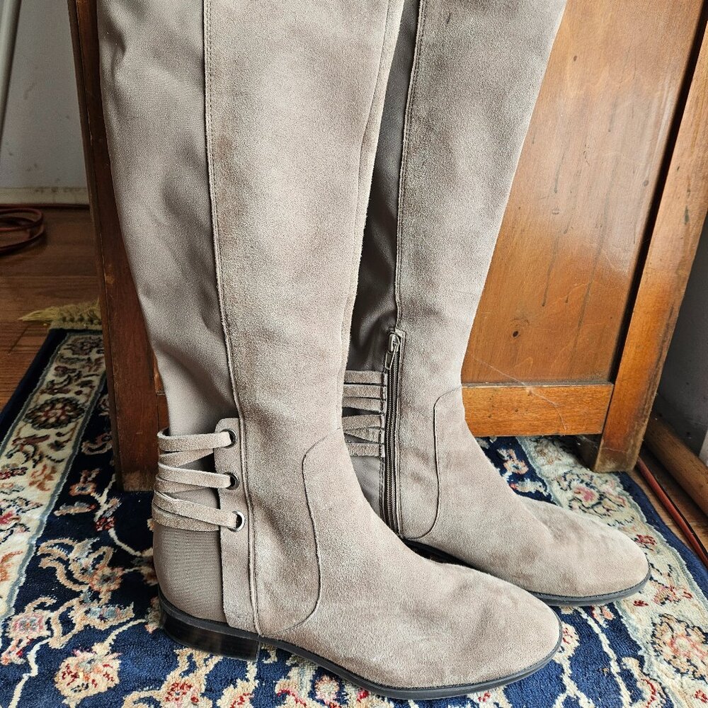 Vince Camuto Pauletta boots, taupe, suede, size 11